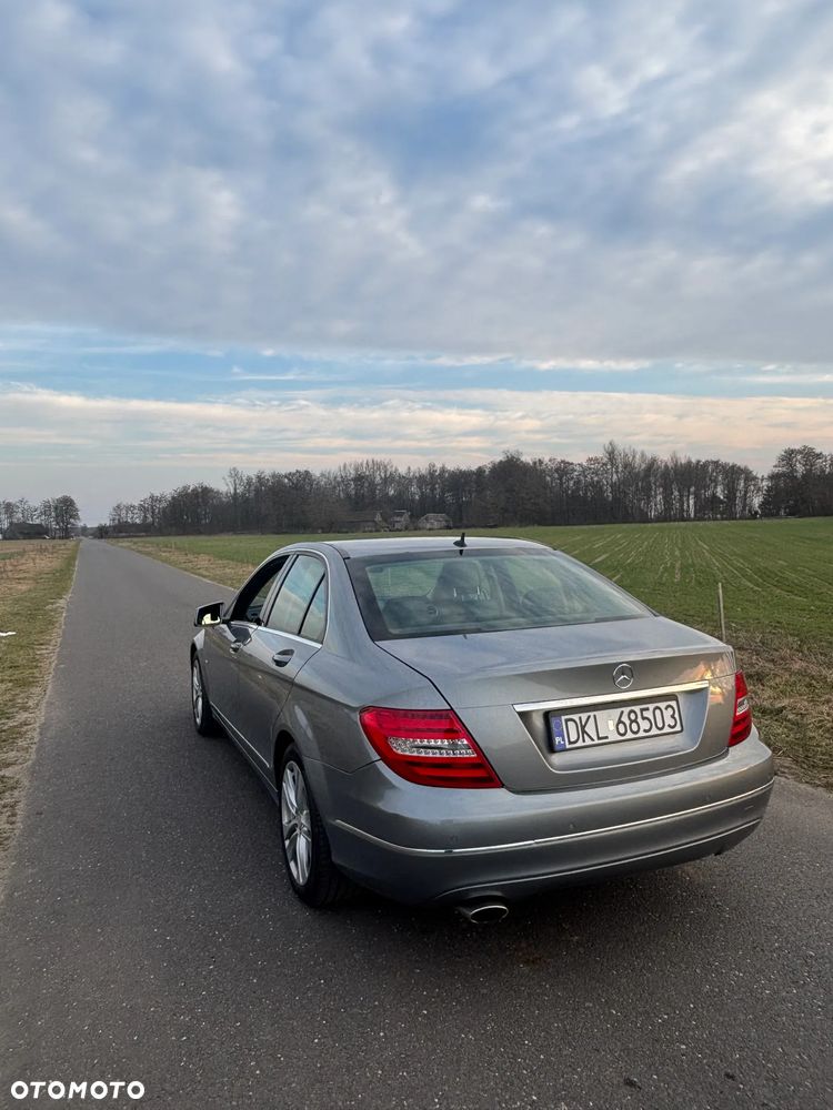 Mercedes-Benz Klasa C 220 CDI DPF (BlueEFFICIENCY) Avantgarde - 6