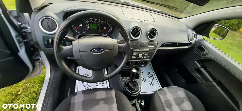 Ford Fusion - 31