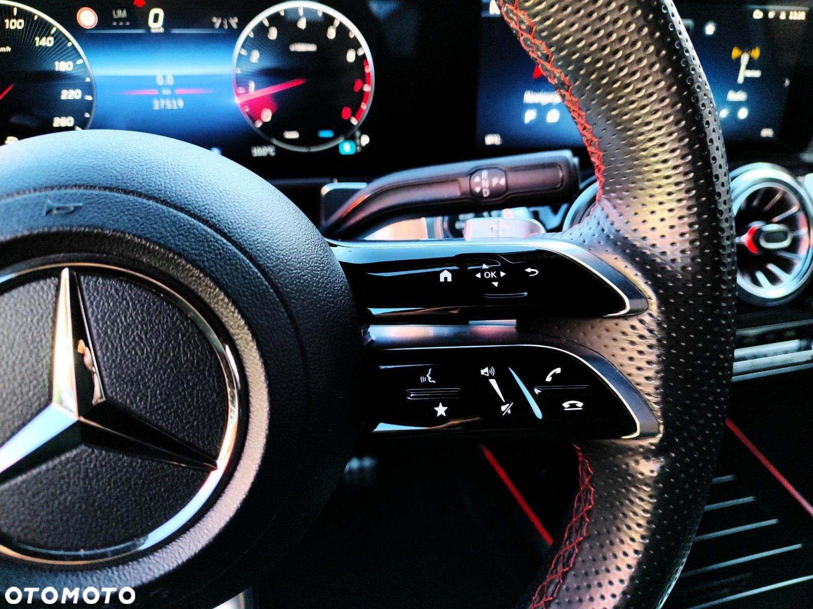 Mercedes-Benz GLB 200 AMG Line 7G-DCT - 18