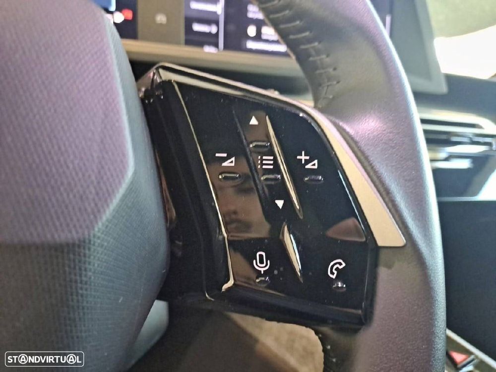 Peugeot 5008 1.2 Hybrid Allure e-DCS6 - 17