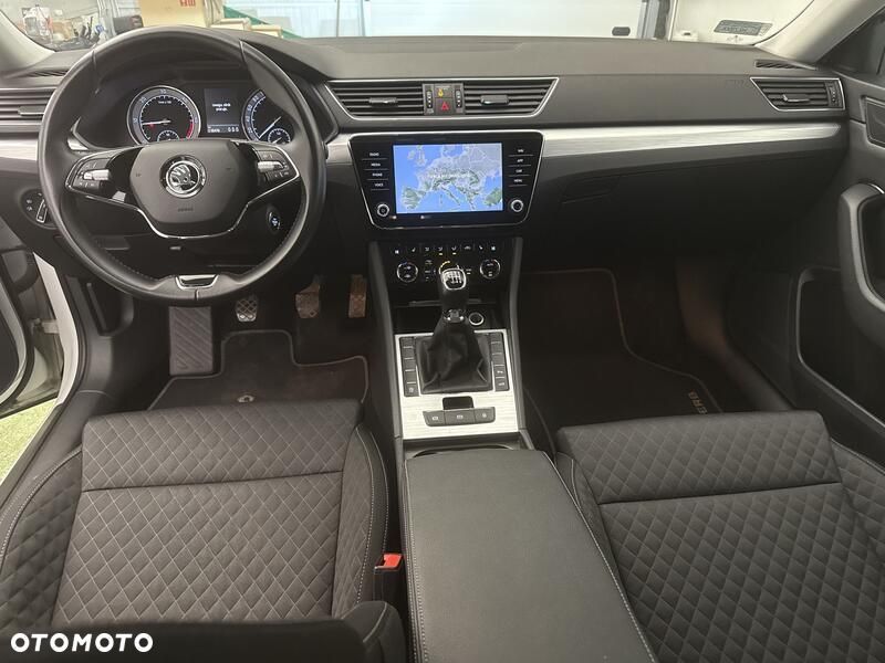 Skoda Superb 2.0 TDI SCR Ambition - 22