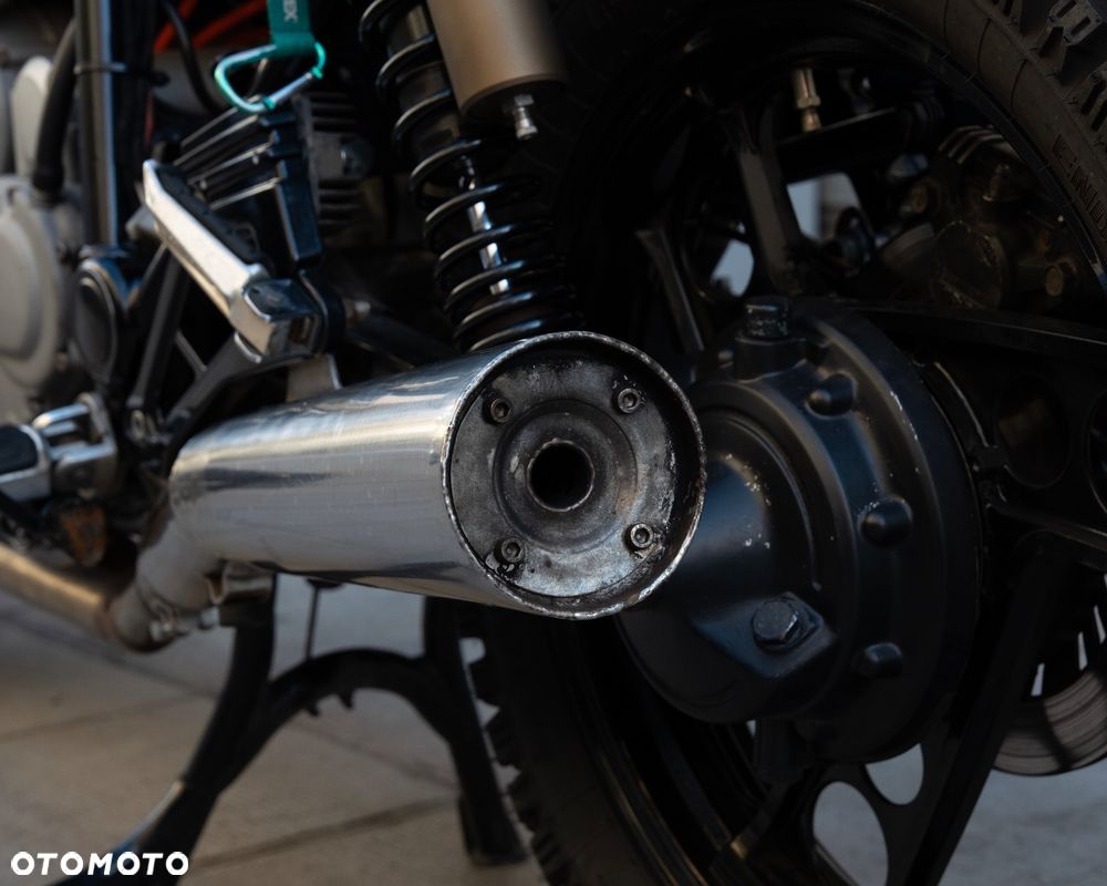 Yamaha XJ - 16