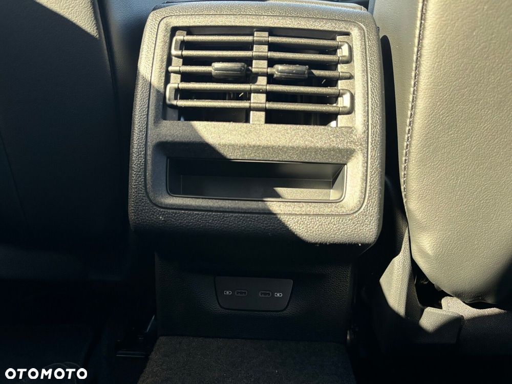 Volkswagen Golf Variant - 16