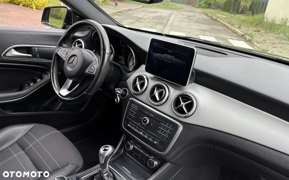 Mercedes-Benz CLA 180 Edition 1 - 18
