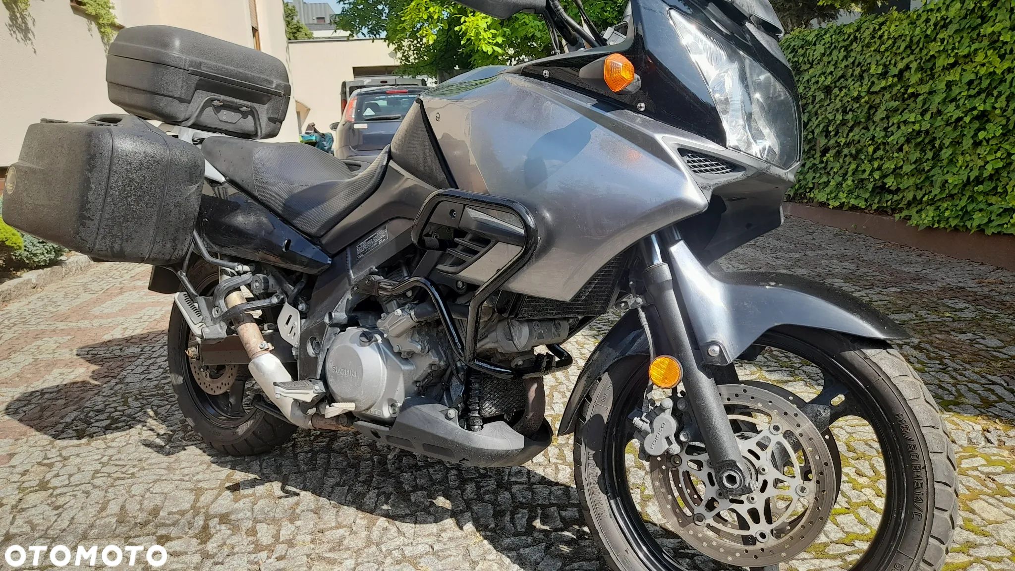 Suzuki V-STROM - 1