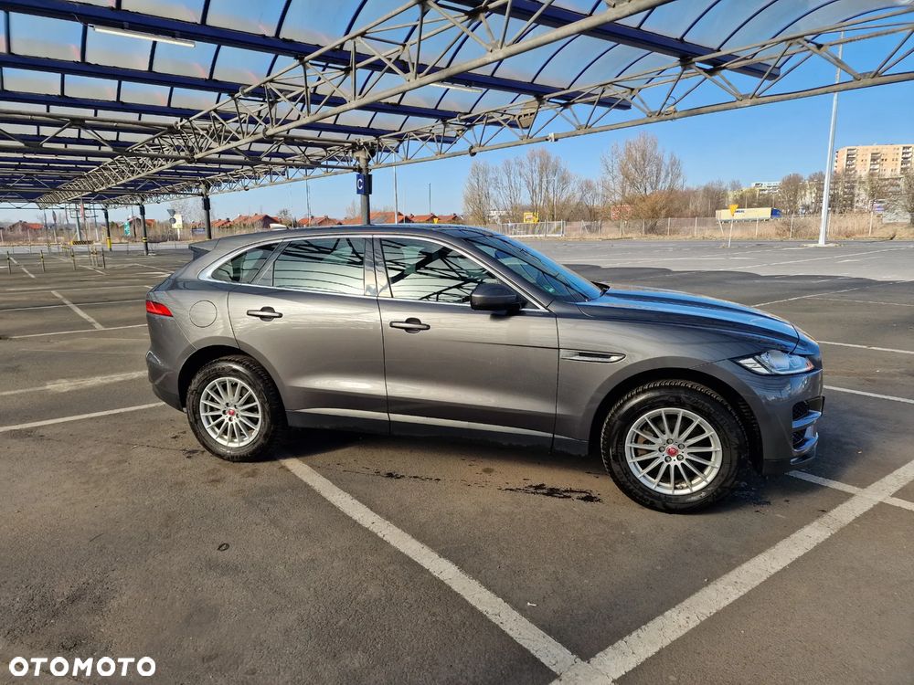 Jaguar F-Pace - 4