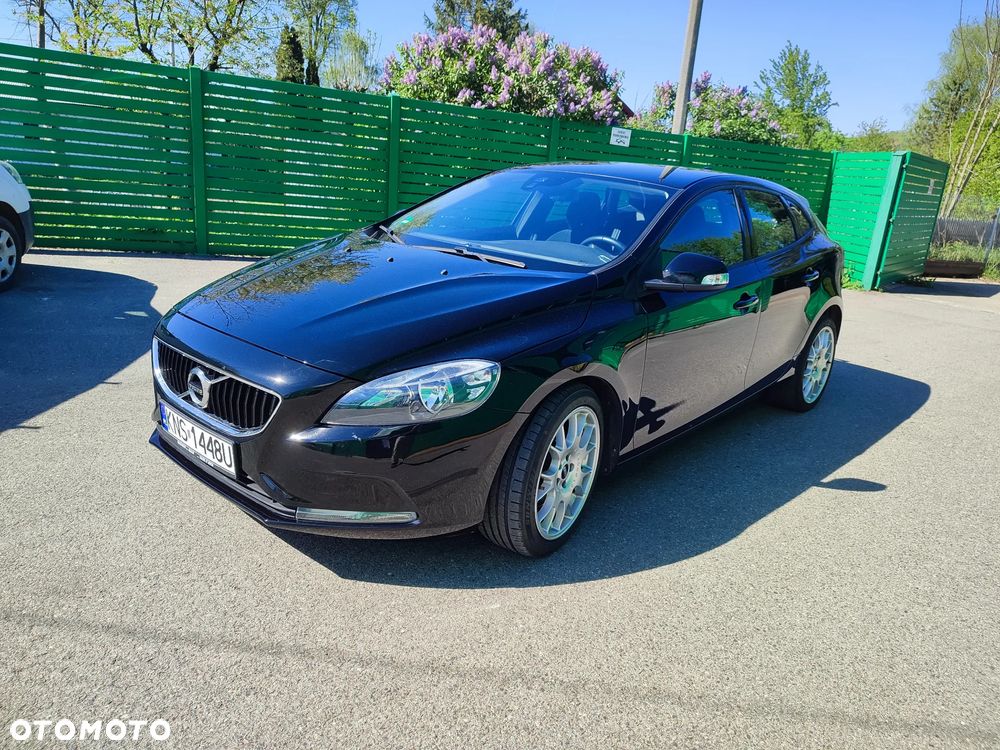 Volvo V40 T2 Drive-E Momentum - 1