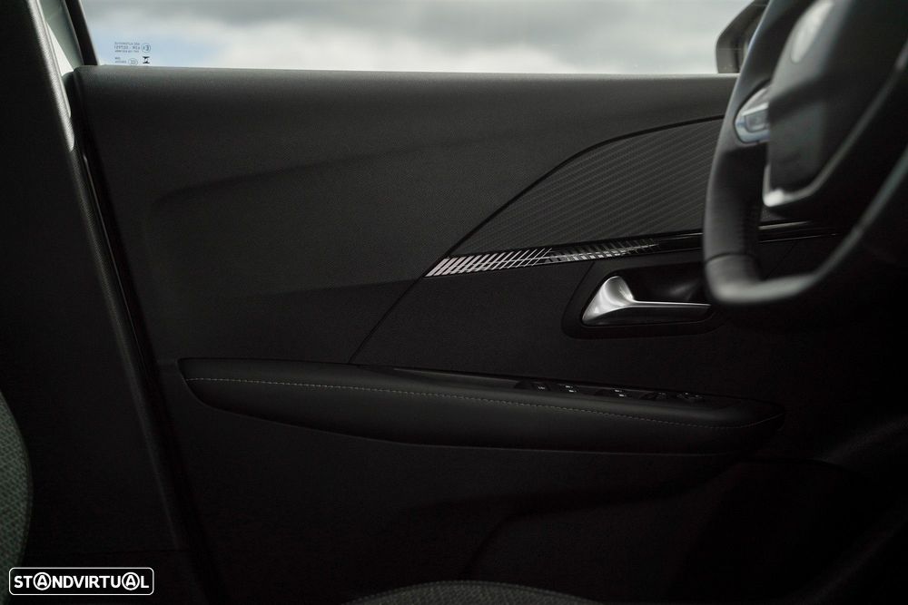 Peugeot 208 1.2 Hybrid Allure e-DCS6 - 36