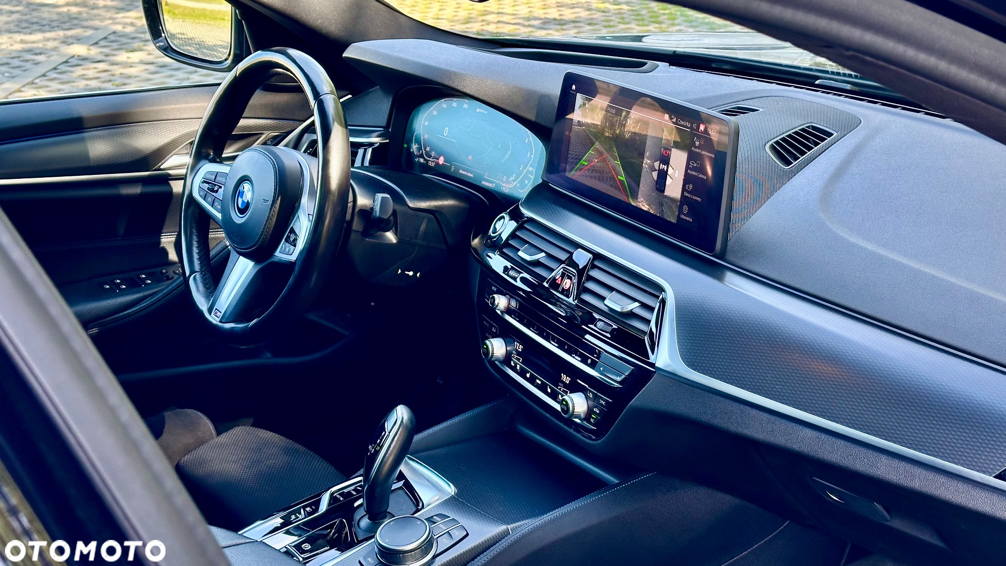 BMW Seria 5 530e Touring - 27