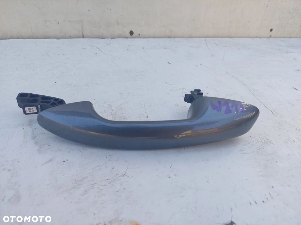 Mercedes W205 W213 Klamka Drzwi Przednia Tylna Lewa Srebrna A0997601559