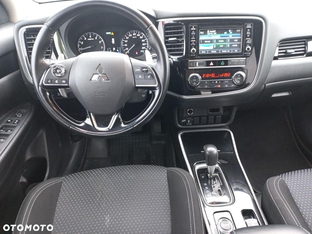 Mitsubishi Outlander 2.0 Intense 4WD CVT - 15