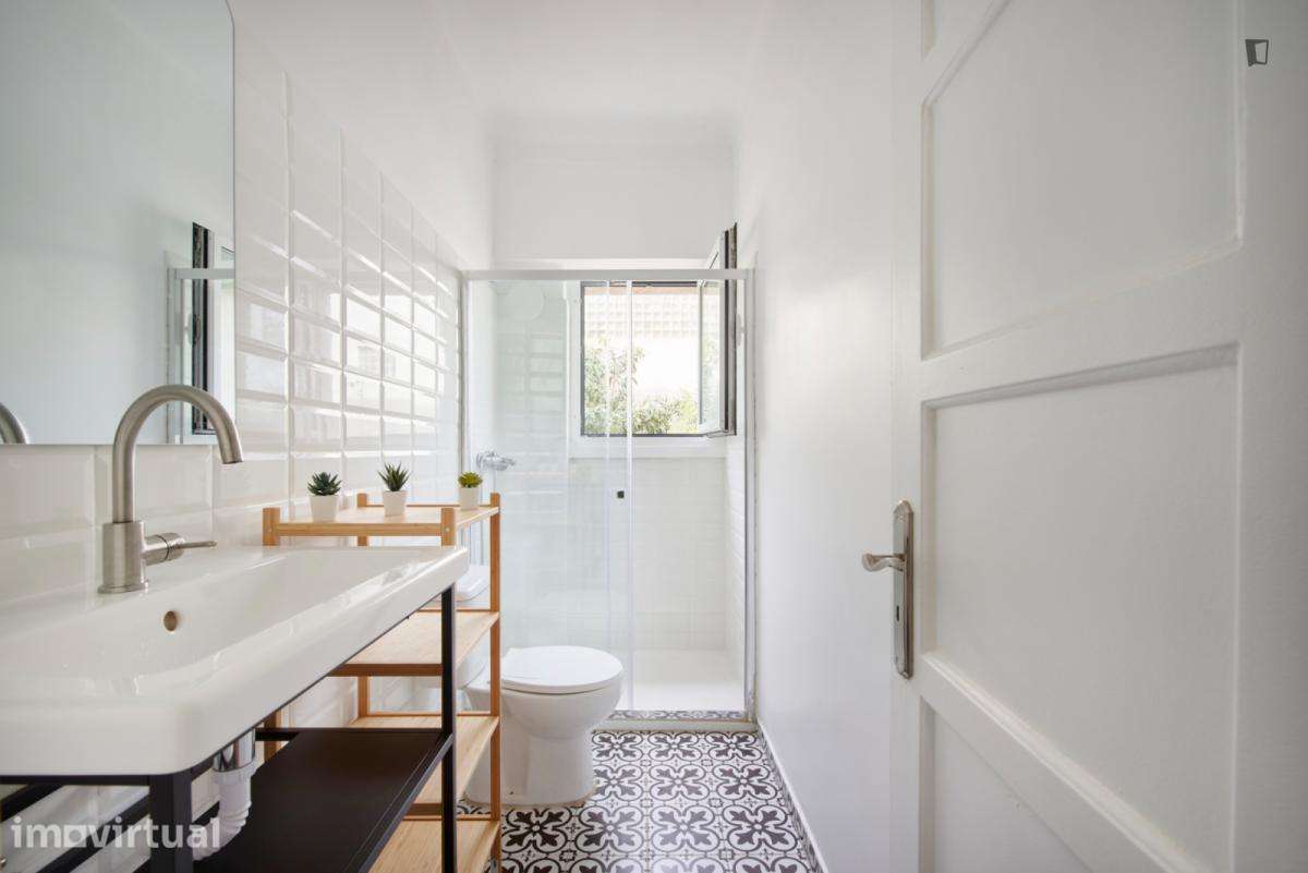 Quarto - localizado em Amadora Lisbon - Grande imagem: 2/30