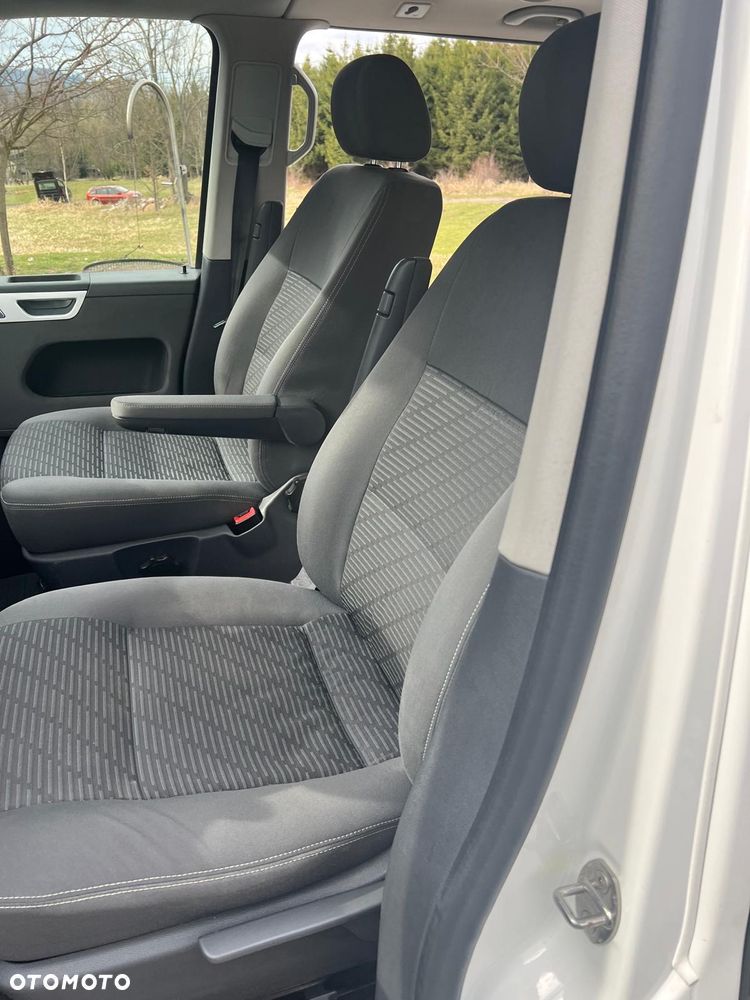 Volkswagen Multivan - 17