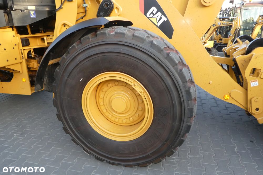Caterpillar 938 M Z NIEMIEC ŁYZKA WIDŁY - 17