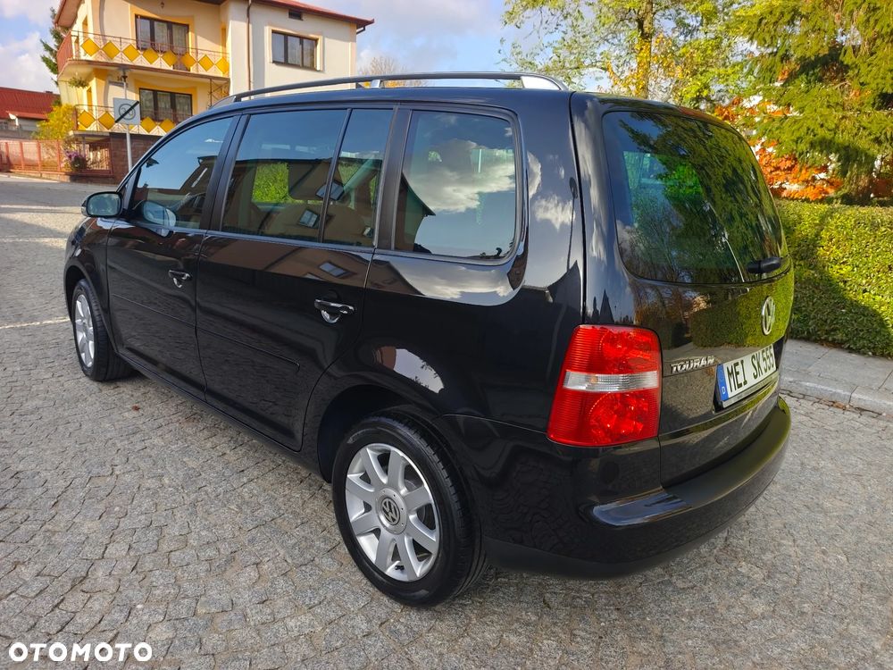 Volkswagen Touran - 6
