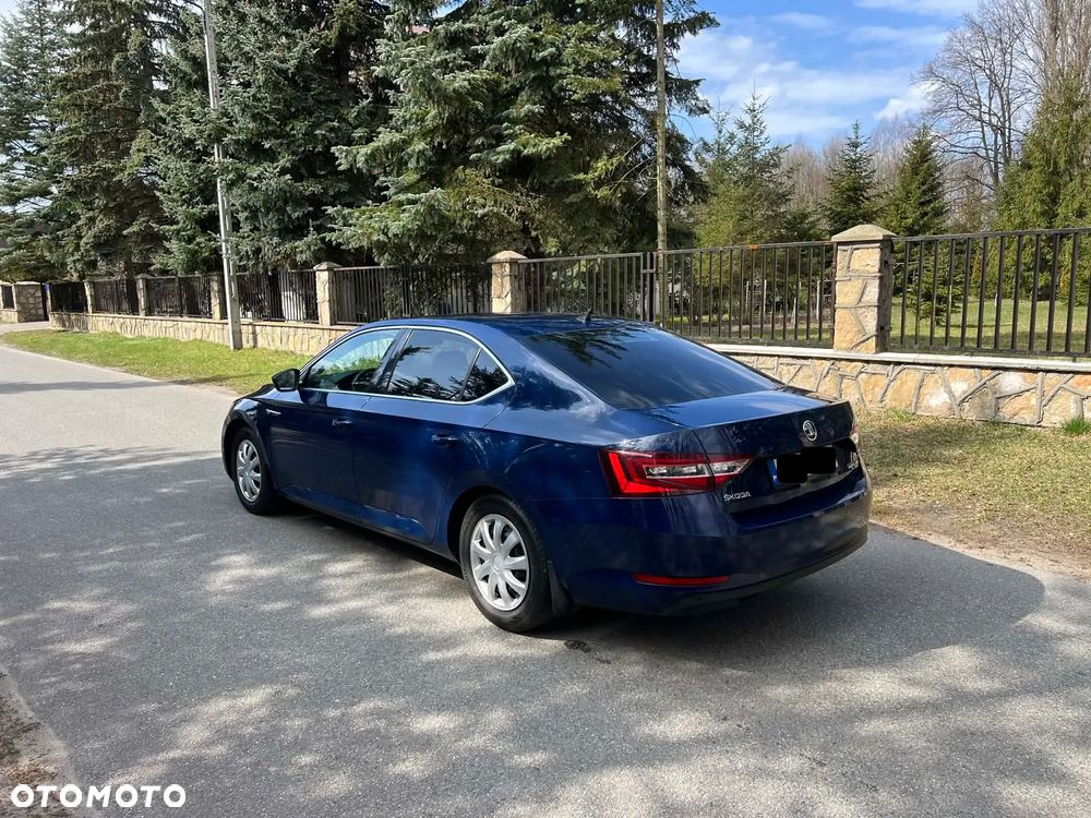 Skoda Superb 1.6 TDI Ambition - 4