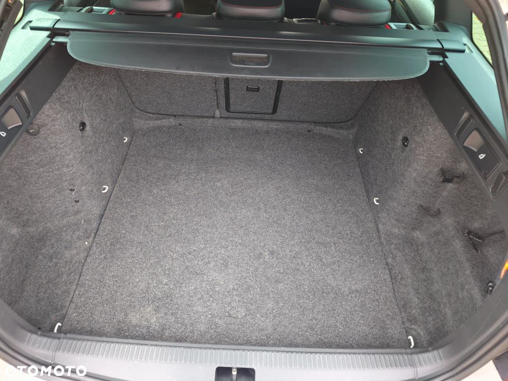Skoda Octavia 2.0 TDI DSG RS - 23