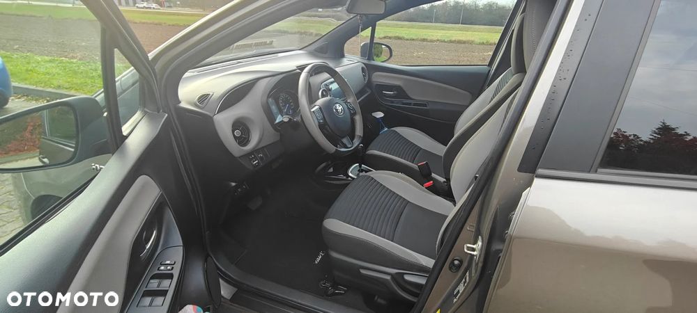 Toyota Yaris 1.5 Dynamic CVT - 9