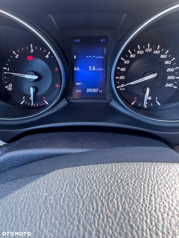 Toyota Avensis 2.0 D-4D Premium - 5