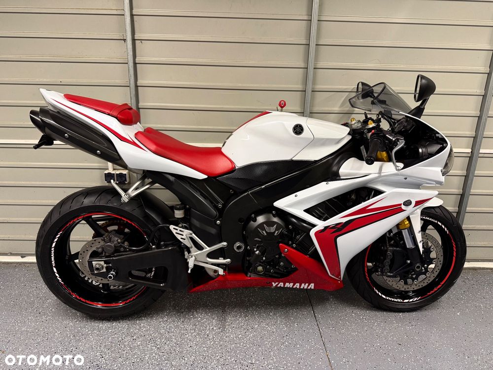 Yamaha R1 - 2
