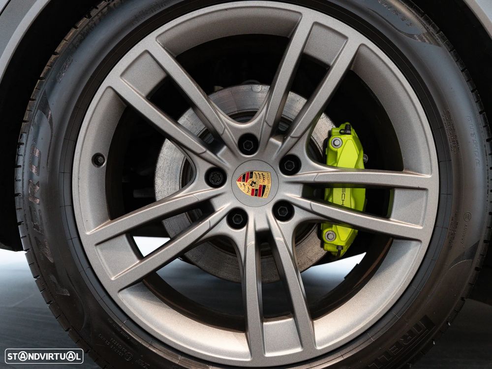 Porsche Cayenne Coupé E-Hybrid - 16