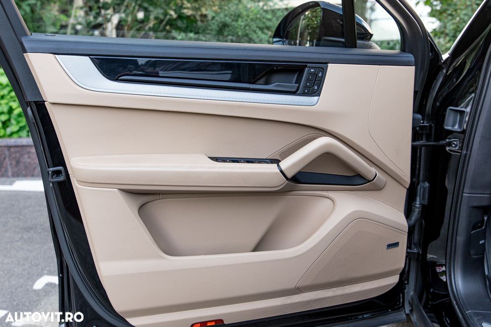 Porsche Cayenne - 19