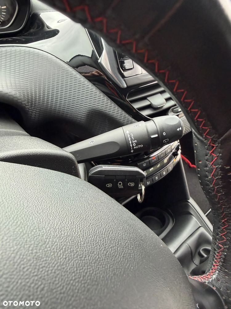 Peugeot 208 - 27