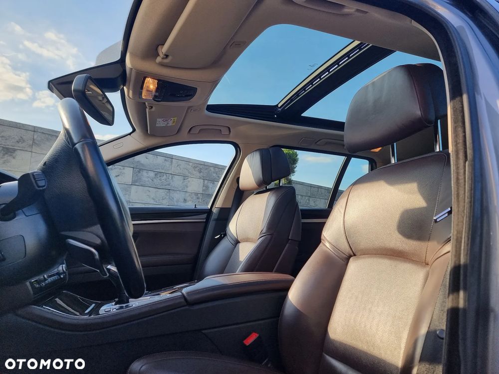 BMW Seria 5 535d xDrive Touring Sport-Aut Luxury Line - 19