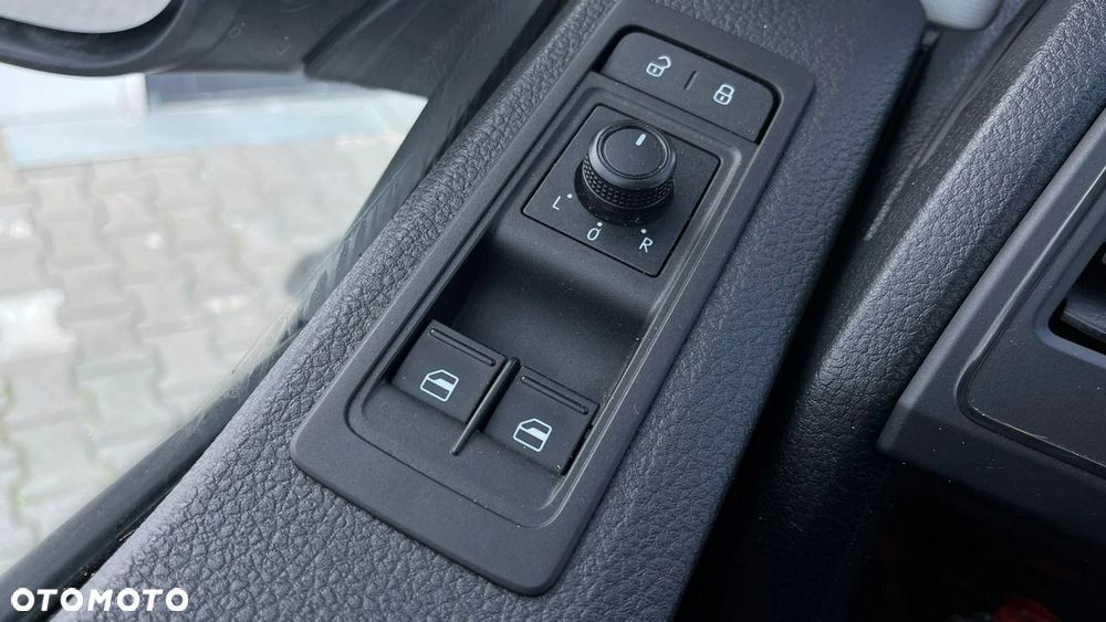 Volkswagen Transporter - 23