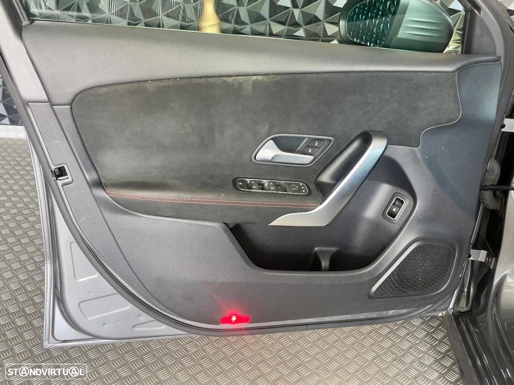 Mercedes-Benz A 250 e AMG Line - 11