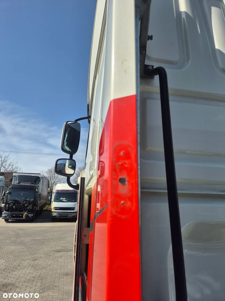 SPOILER SPOJLER OWIEWKA ZAKABINOWA LOTKA DESKA STELAŻ LEWA DAF XF 106 EURO 6 - 4