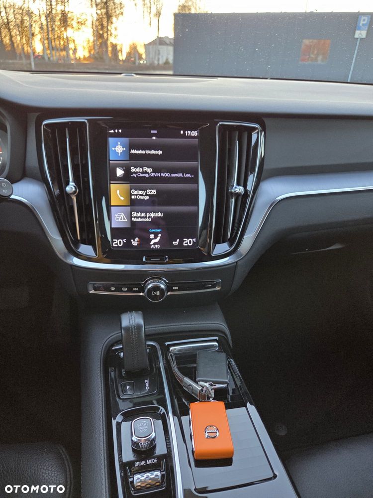 Volvo V60 T6 AWD Recharge Geartronic Inscription Expression - 16