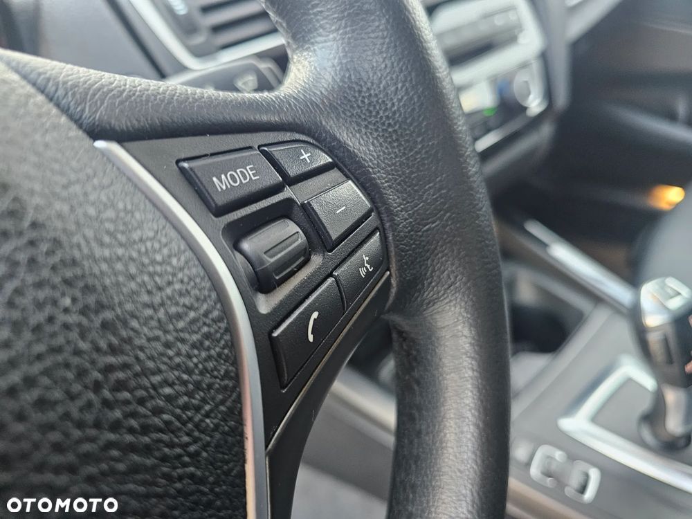 BMW Seria 1 120d Sport-Aut Urban Line - 24