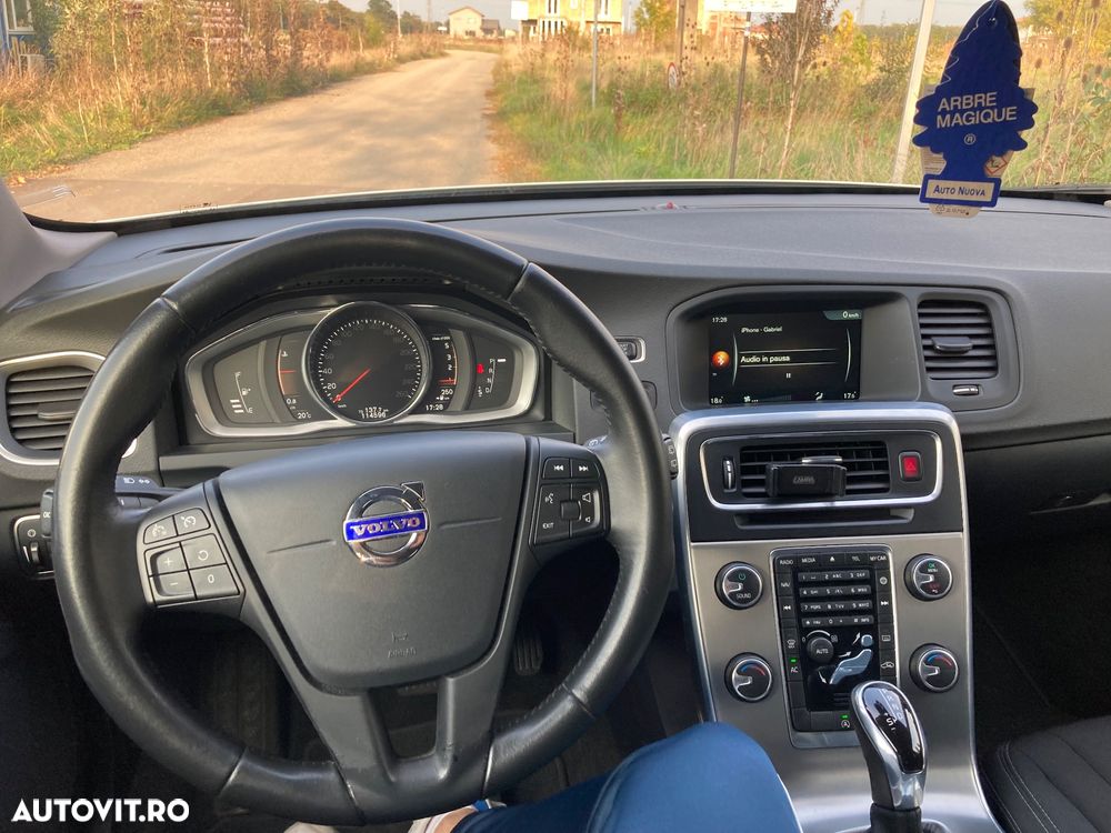 Volvo V60 Cross Country D3 Geartronic Momentum - 10