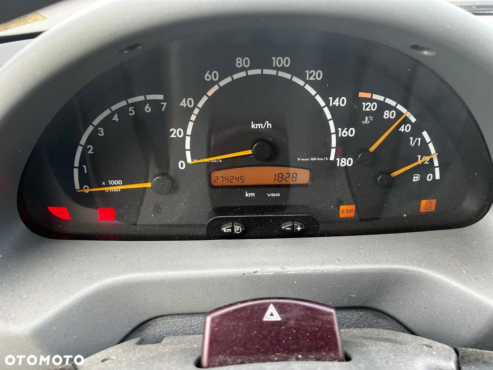 Mercedes-Benz Sprinter - 2