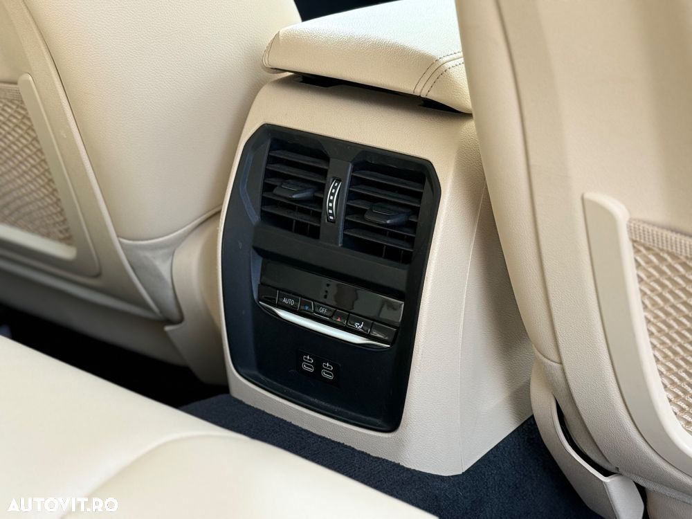 BMW Seria 3 330e Aut. - 23