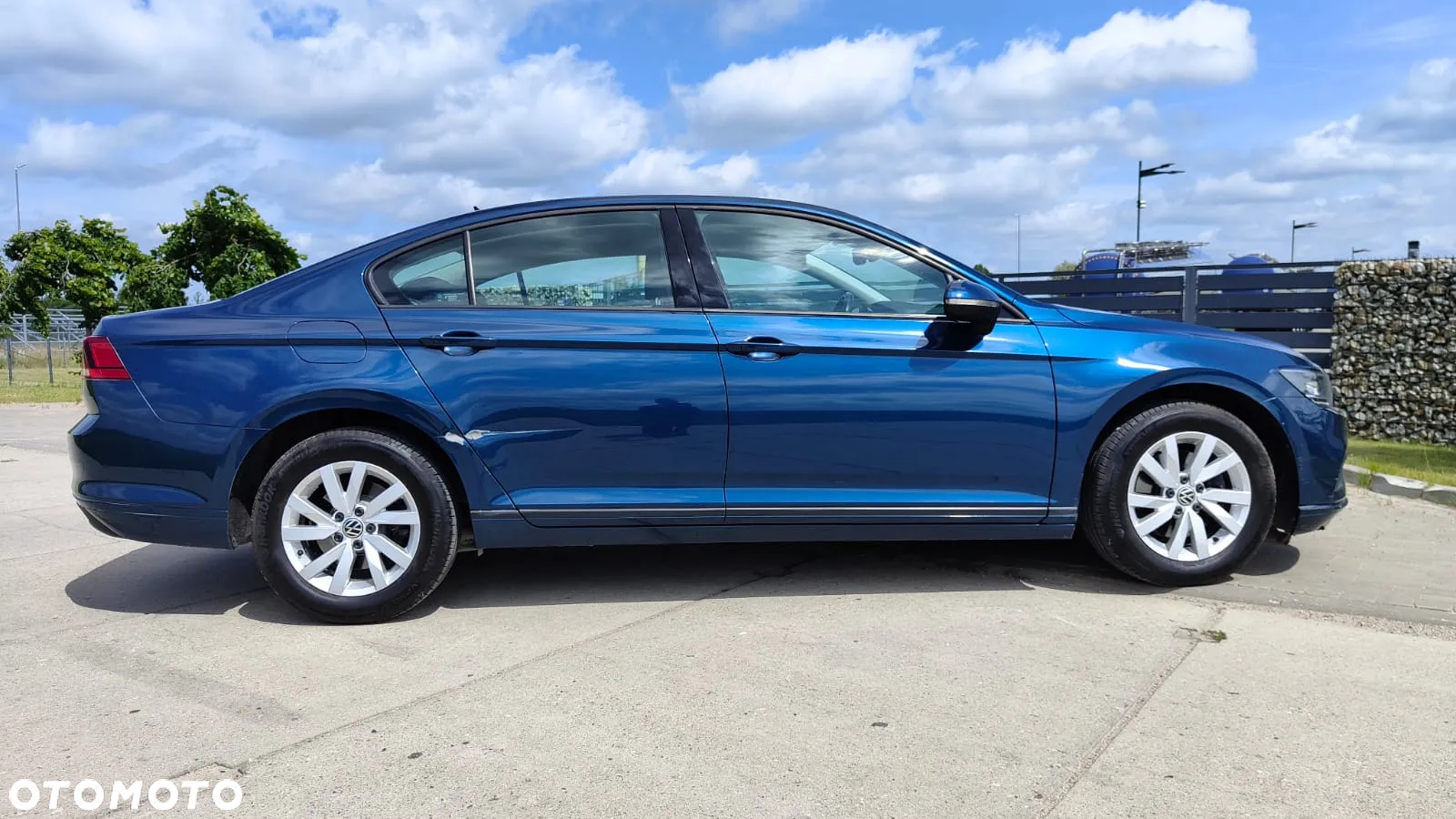 Volkswagen Passat - 12