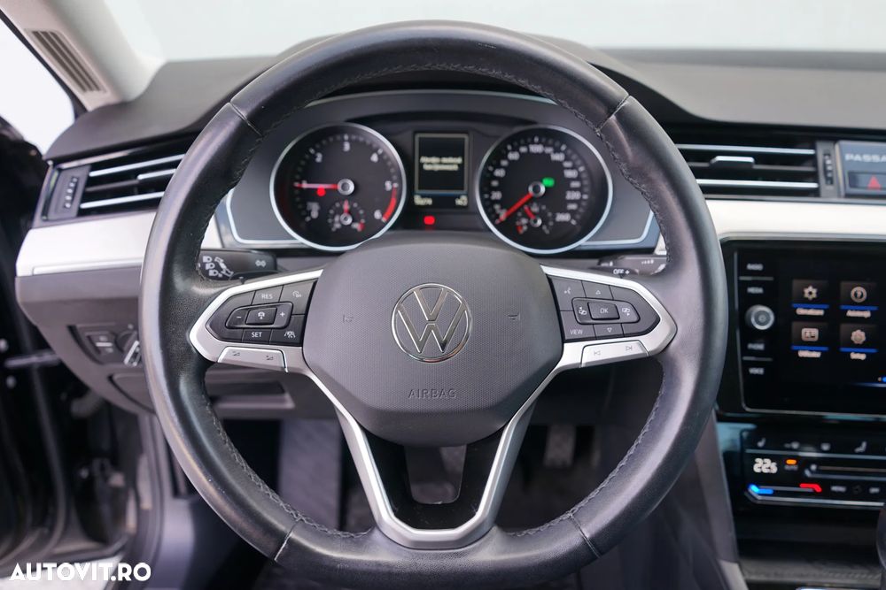 Volkswagen Passat 2.0 TDI DSG Highline - 13