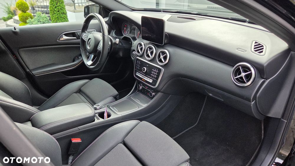 Mercedes-Benz Klasa A 160 7G-DCT AMG Line - 30