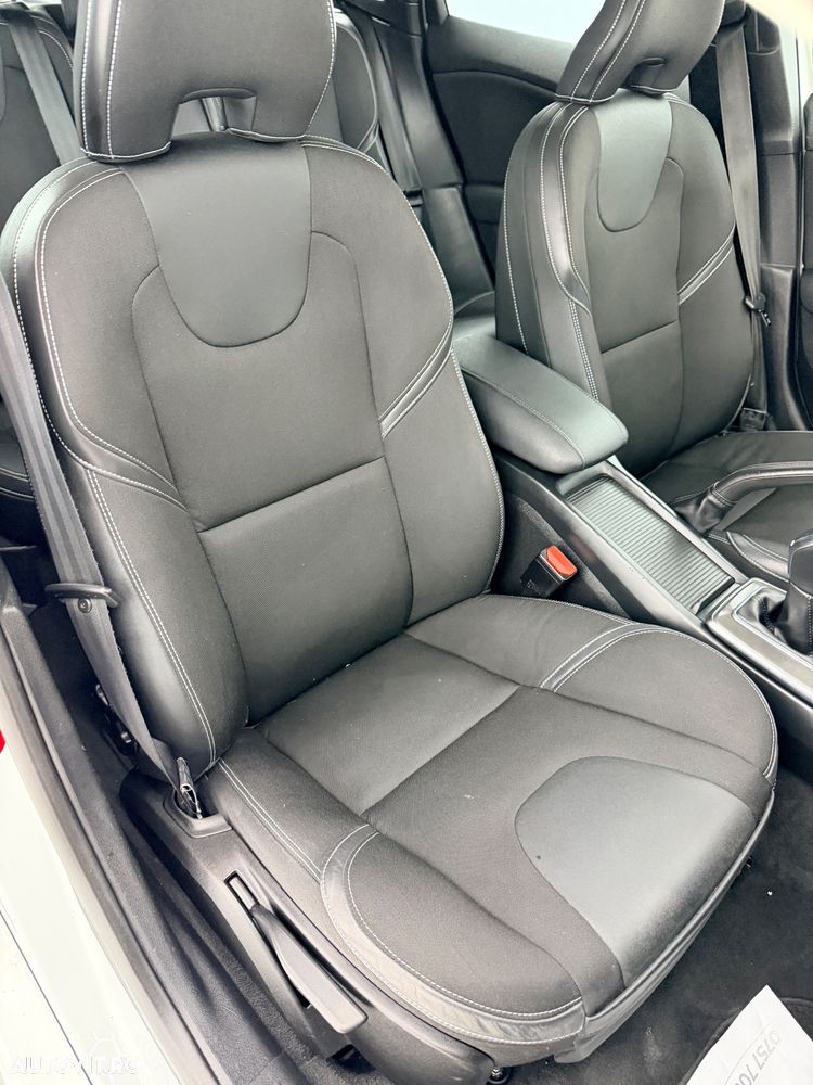 Volvo V40 D2 Momentum - 15