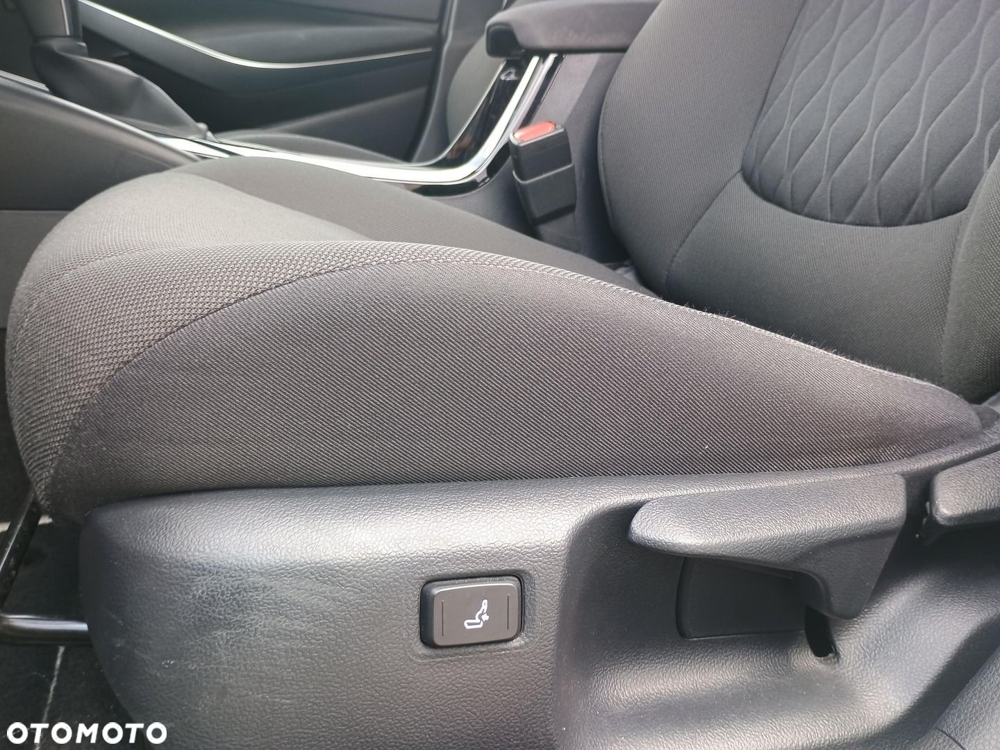 Toyota Corolla 1.8 Hybrid Comfort - 20