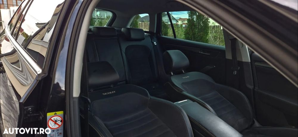 Skoda Superb Combi 2.0 TDI 4x4 DSG Scout - 10
