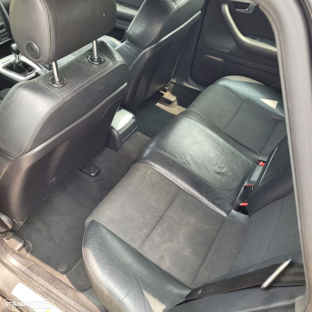 Audi A4 Avant 2.0 TDI S-line - 16