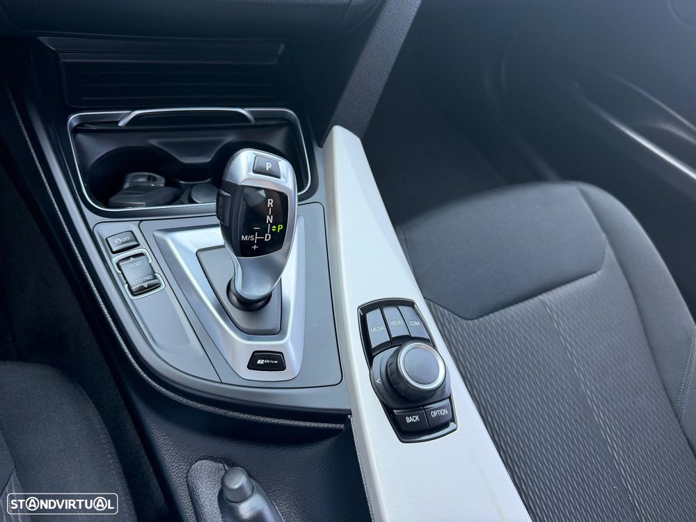 BMW 330 e iPerformance Advantage - 13