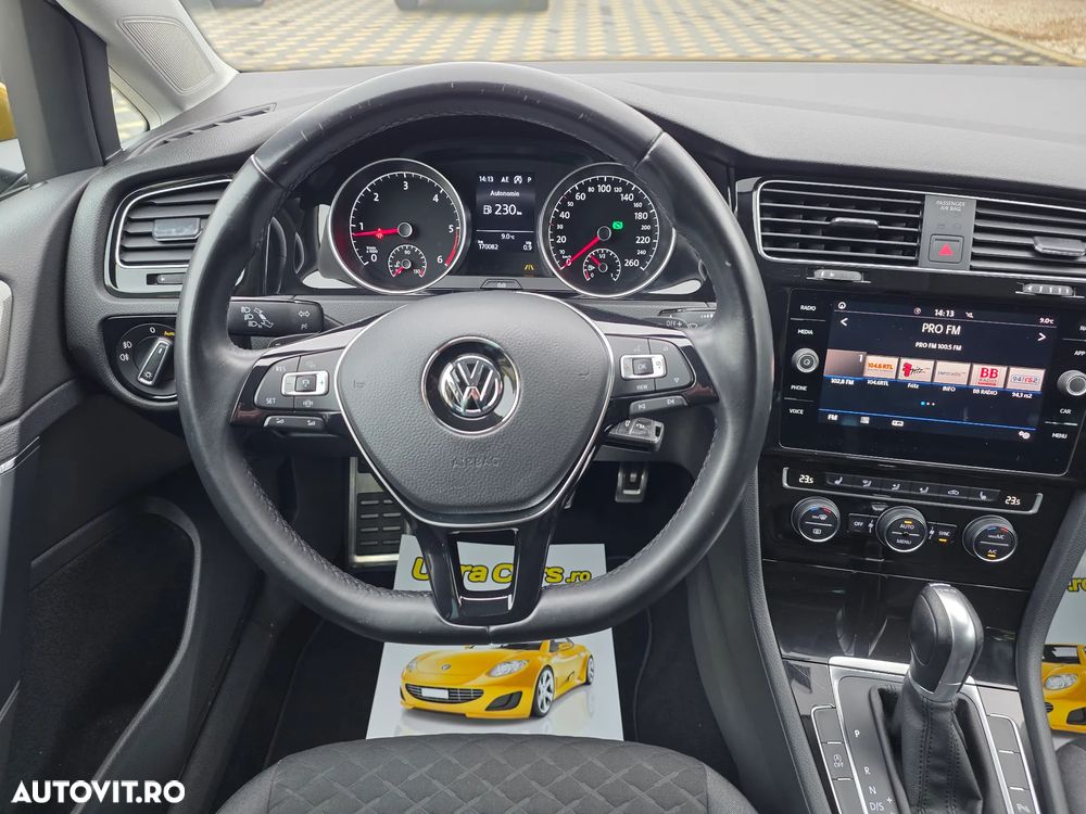 Volkswagen Golf - 10