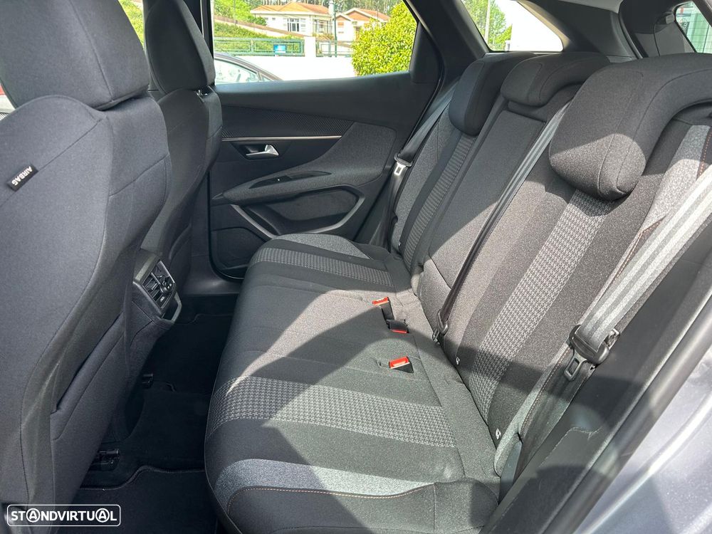 Peugeot 3008 1.2 PureTech Style - 24