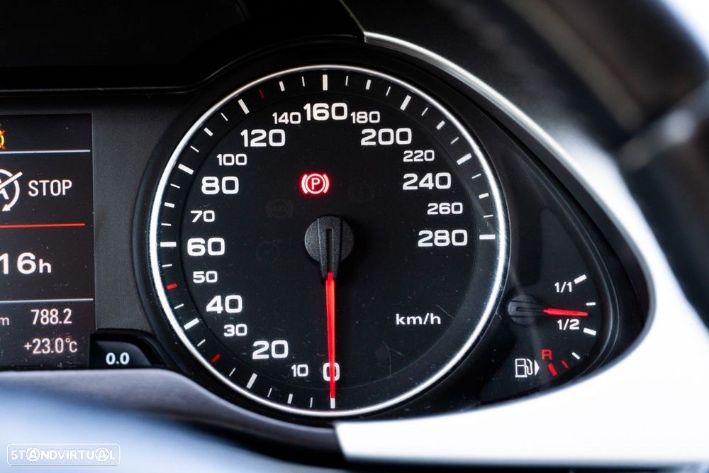 Audi A4 2.0 TDI Advance - 26