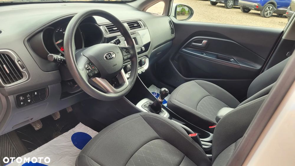 Kia Rio 1.2 Attract - 10