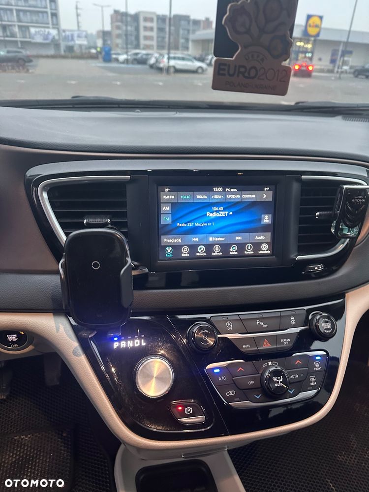 Chrysler Pacifica - 25