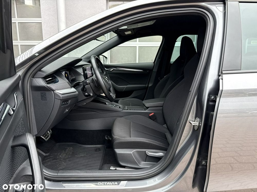 Skoda Octavia 2.0 TDI DSG Style - 26